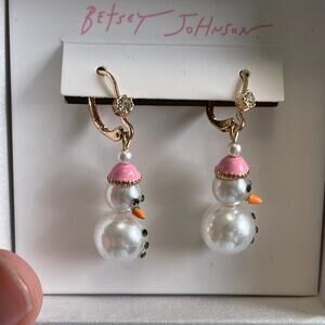 Betsey Johnson Gold Tone White Faux Pearl Snowman Drop Earrings NEW Winter Xmas